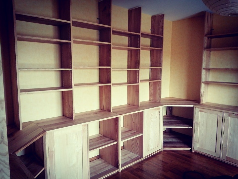 Bibliothèque ébéniste.